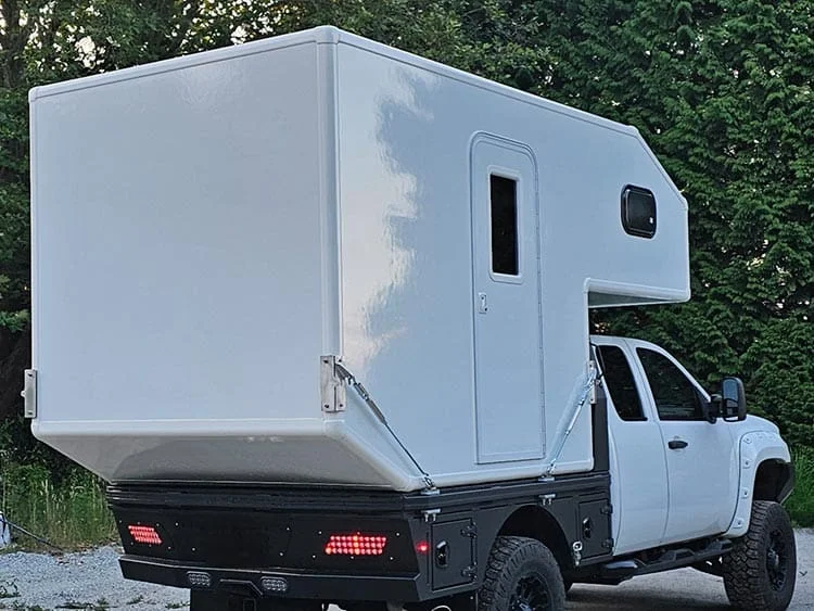 2026 Lake Country Camper Flat Deck - Platinum RV